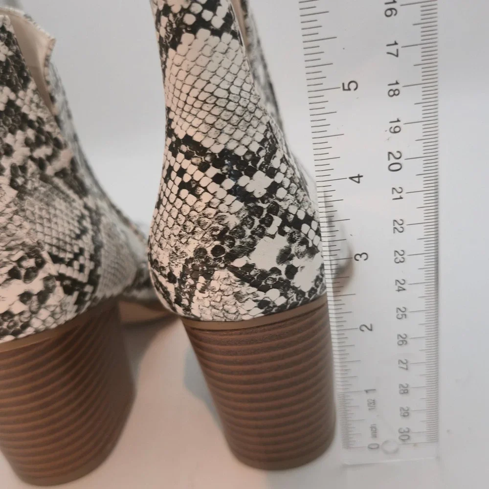 ZBY Women Ankle Boots Size 8 Faux Snakeskin Print Pointed Toe Block Heel Booties